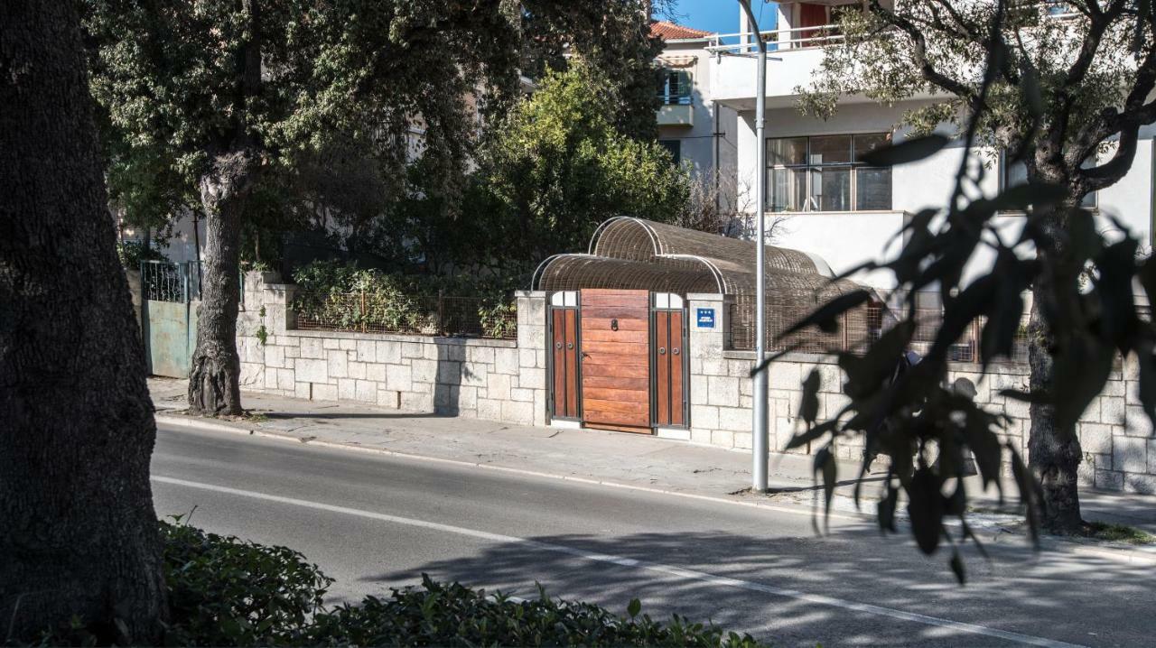 Ibis Your Cosy Oasis With Private Parking And Patio Split Kültér fotó